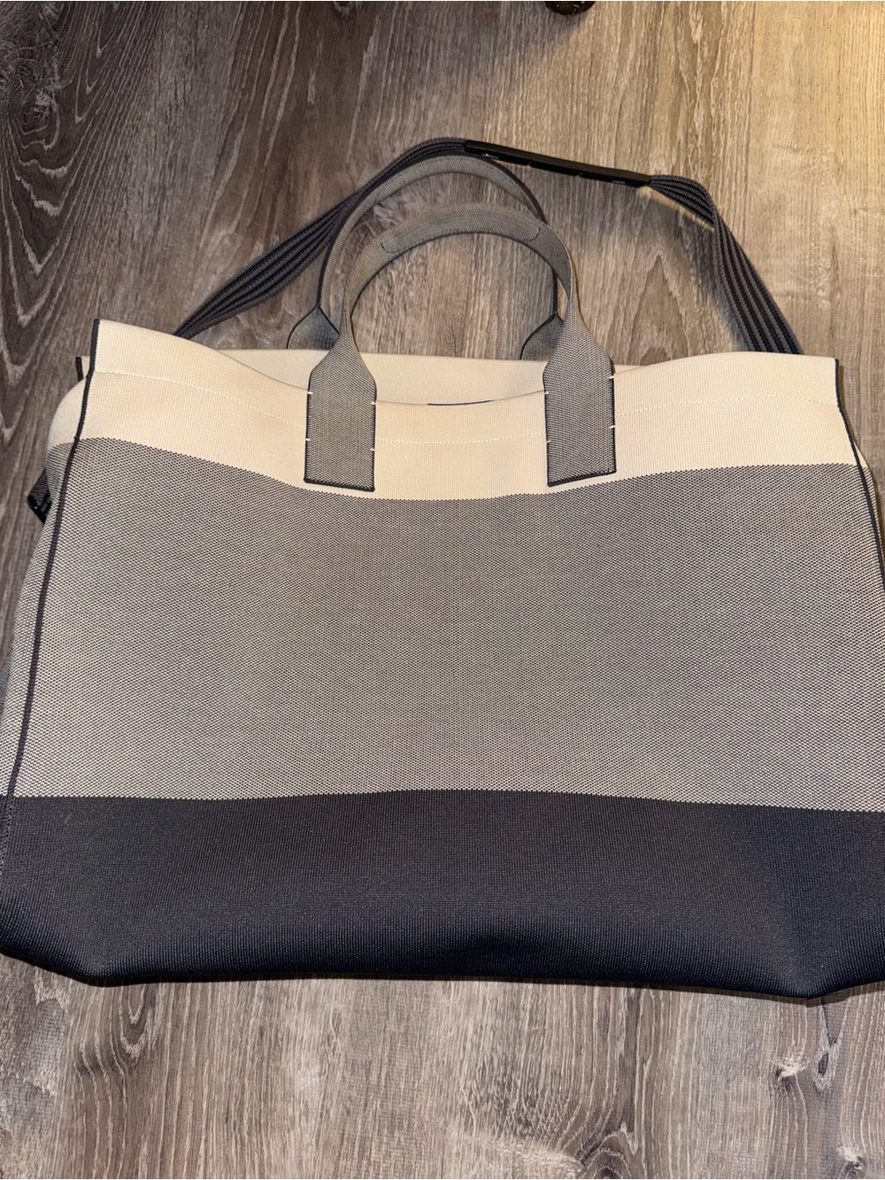 Rothy’s The Weekender Bag Gray Large Duffel Carry-on Travel Over Night. - Picture 4 of 16
